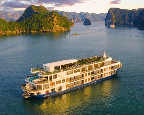 Du thuyền Mon Cheri