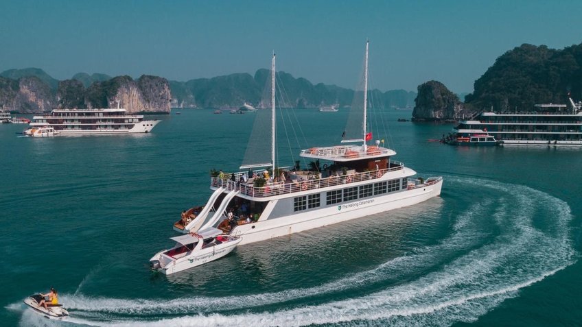 Du thuyền Catamaran 1 ngày